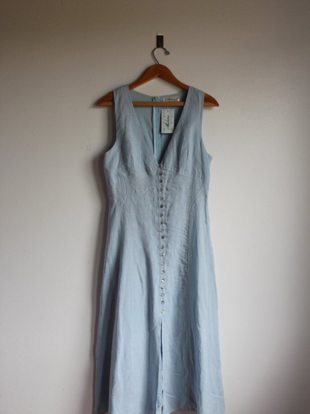 BNWT Mahina Dress size Medium